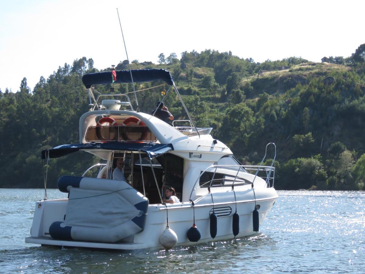 Отель Aquadouro Yacht Radames - Sleep Boat Experience Каштелу-ди-Пайва Экстерьер фото