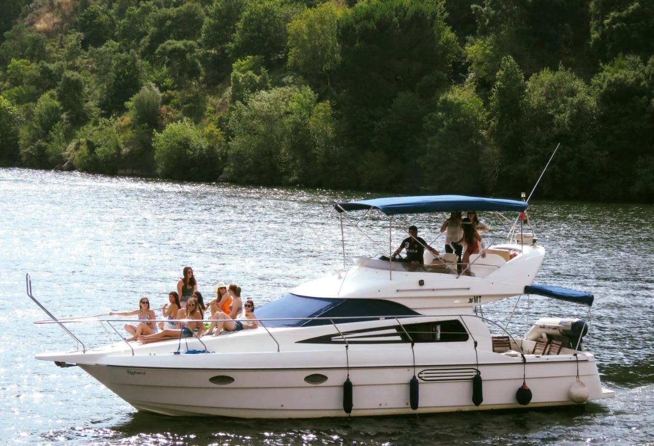 Отель Aquadouro Yacht Radames - Sleep Boat Experience Каштелу-ди-Пайва Экстерьер фото
