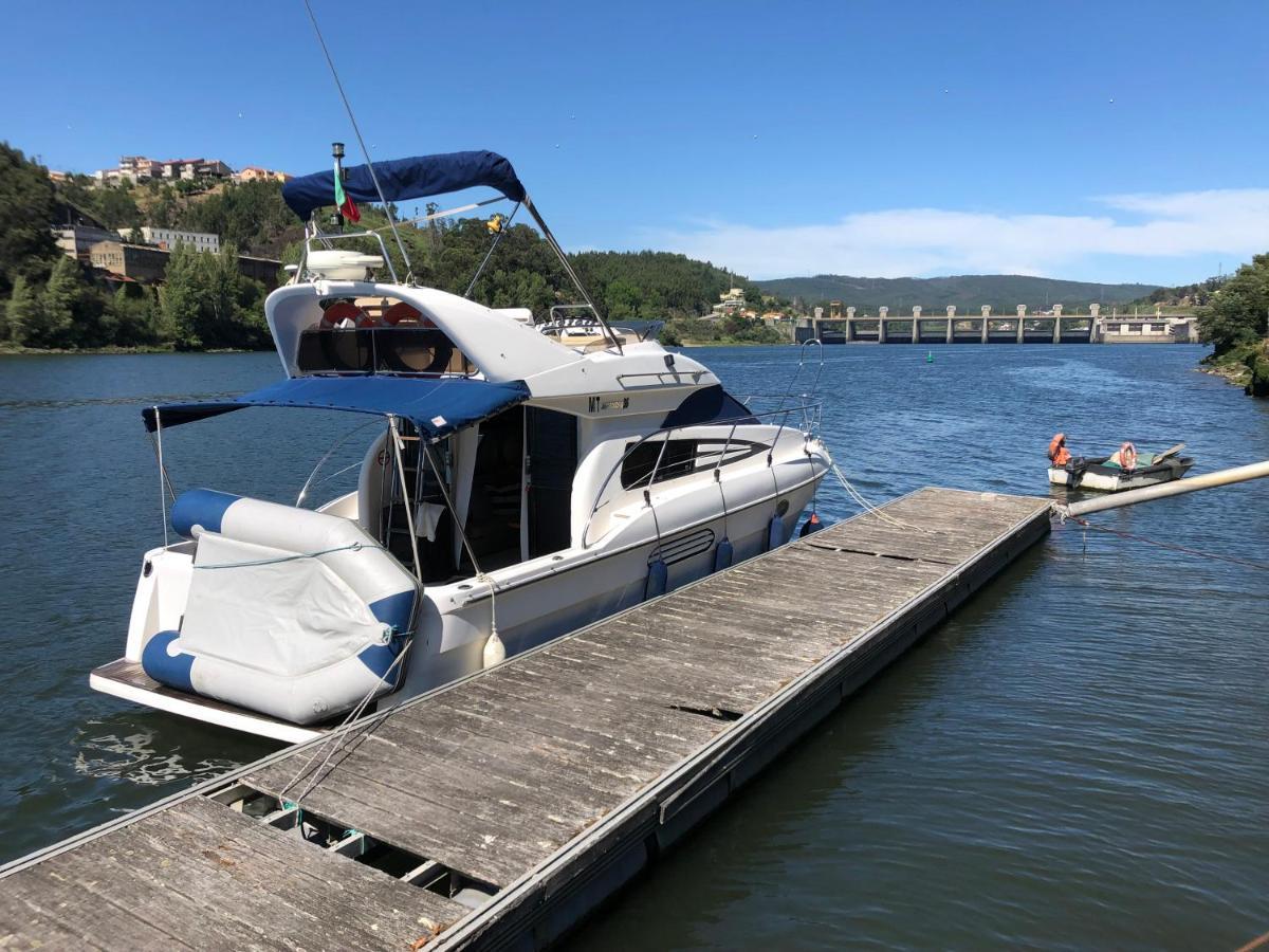Отель Aquadouro Yacht Radames - Sleep Boat Experience Каштелу-ди-Пайва Экстерьер фото