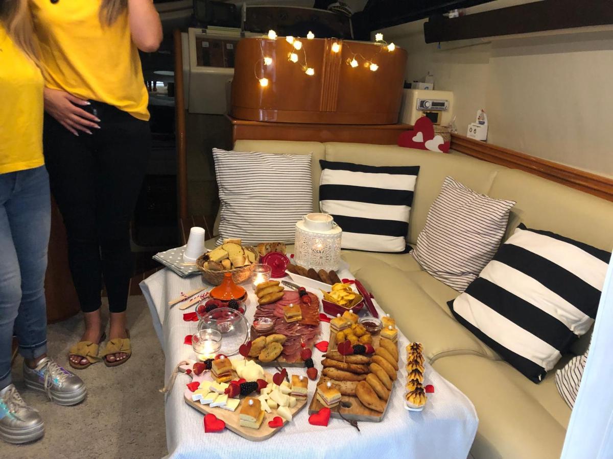 Отель Aquadouro Yacht Radames - Sleep Boat Experience Каштелу-ди-Пайва Экстерьер фото