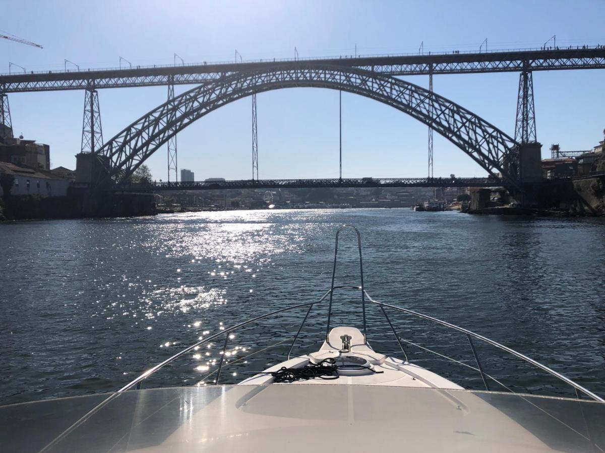 Отель Aquadouro Yacht Radames - Sleep Boat Experience Каштелу-ди-Пайва Экстерьер фото