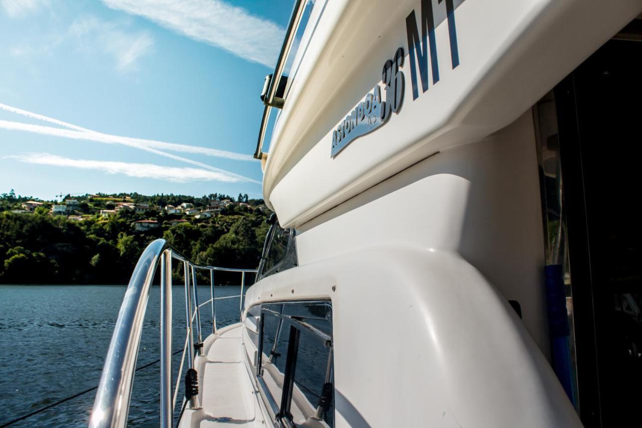 Отель Aquadouro Yacht Radames - Sleep Boat Experience Каштелу-ди-Пайва Экстерьер фото